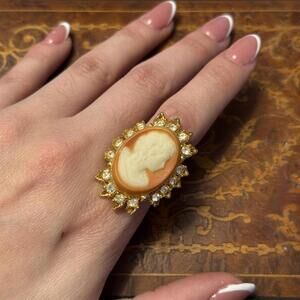 Vintage Faux Cameo glass Gold tone adjustment Ring
